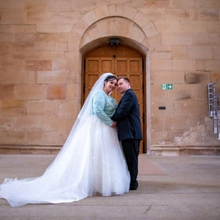 Für eine schöne Hochzeits-Feier haben Sarah und Daniel Oestringer aus Kaiserslautern einige Jahre gespart.