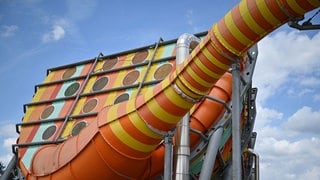 Blick auf die Rutsche "Twister" im Erlebnisbad Miramar. Nach einem schweren Unfall in der Rutsche im Spaßbad ist ein 25 Jahre alter Mann gestorben.