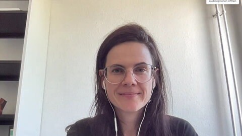 Regina Cazzamatta, Trägerin des Hans Bausch Mediapreises. Sie erhält ihn für ihre Studie über Fact-Checking in Europa und Lateinamerika, wo Soziale Medien noch mehr als Nachrichten-Ersatz genutzt werden. 