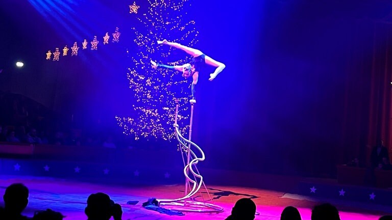 Maria Sarach beim Weltweihnachtscircus 2024