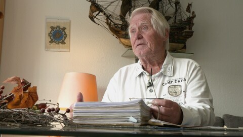 Gerhard Jung klagt über steigende Heizkosten für seine Mietswohnung.
