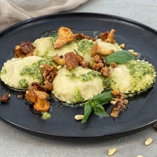 Ravioli mit Pfifferlingen und Zitronen-Pesto