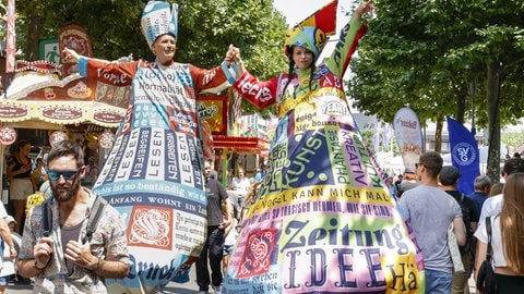 Auch Zebra-Stelzentheater ist bei der Eröffnung des Kultursommers in Mainz dabei