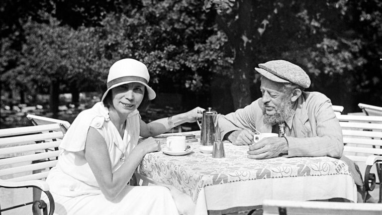Marga Böhmer und Ernst Barlach in einem Ausflugsrestaurant am Güstrower Inselsee, Güstrow 1935