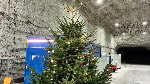 Weihnachtsbaum im Salzbergwerk