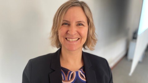 Umweltministerin Katrin Eder (Grüne) wünscht sich mehr Kooperationen zwischen den Kommunen beim Hochwasserschutz. 