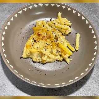 Mac(aroni) and Cheese
