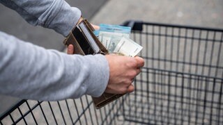 "Cheapflation": Warum die Preise von Eigenmarken steigen