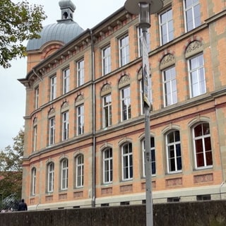 Eine Schule in Albstadt. Hier soll ein Ex-Schüler eine Lehrerin mit dem Messer angegriffen haben.