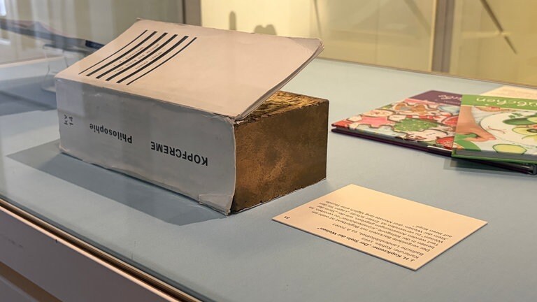 Vom 15. Juli bis zum 17. Oktober zeigt die Badische Landesbibliothek in der Ausstellung "Sesam, öffne dich!" kuriose, verborgene Dinge.
