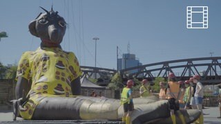Of Puppets And Vehicles