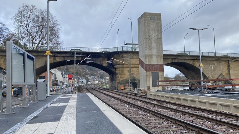 Eine Haltestelle der neuen Trierer Weststrecke.