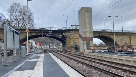 Eine Haltestelle der neuen Trierer Weststrecke.