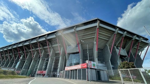 Eine der Zugänge zum Stadion des 1. FC Kaiserslautern ist das Werner-Kohlmeyer-Tor. 