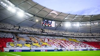 Choreografie der Fans des VfB Stuttgart vor einem Champions-League-Spiel