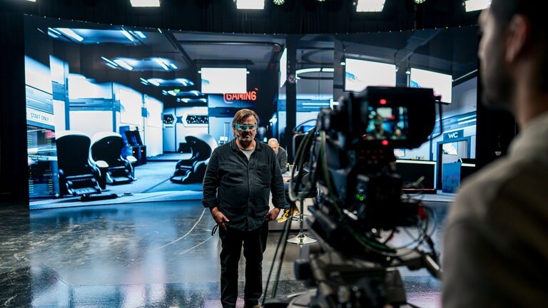 SWR Baden-Baden Studio 6: Multicam-Live-Switch zwischen drei getrackten Kameras in Kombination mit dem neuesten Tracking-System Ocellus von Sony.