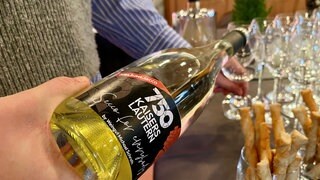 Stadtjubiläum Kaiserslautern:  Zum Anstoßen auf den Geburtstag gibt es einen eigenen Secco und einen eigenen Wein.