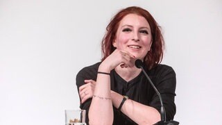 Lesung Lyrikempfehlungen 2022 Lesung & Gespräch mit Slata Roschal Dichterin, München im Haus für Poesie am 11.04.2022 