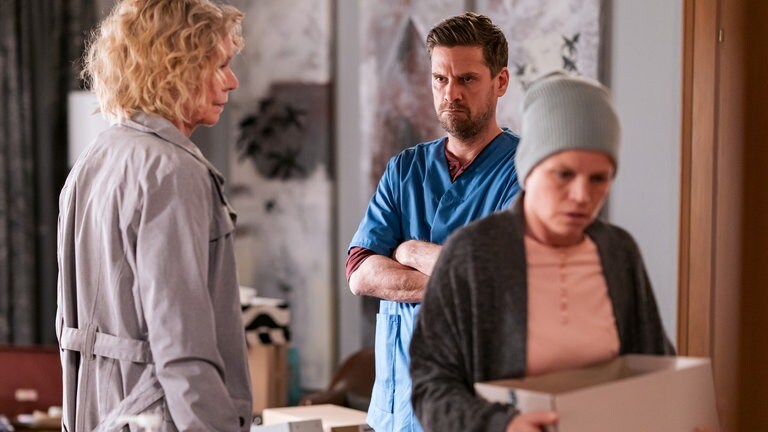 Kati (Christiane Bachschmidt), Andreas (Ralph Gassmann) und Eva (Lucie Muhr) im Leibgedinghaus