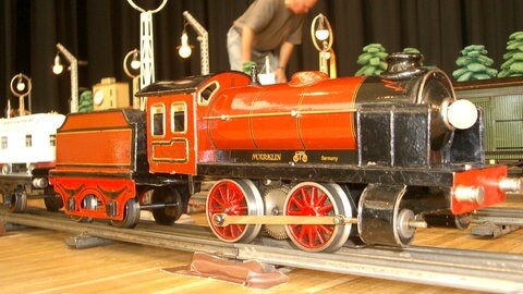 Rote Märklinlok Spur 1