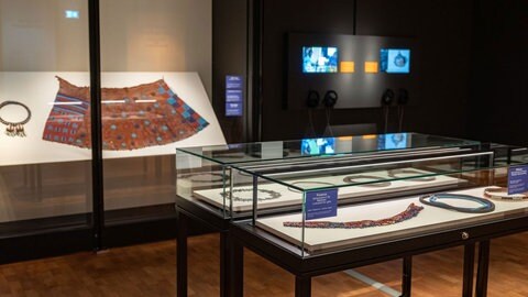Ausstellungsblick „Celebrating Womanhood - Kulturerbe vom Kilimandscharo“