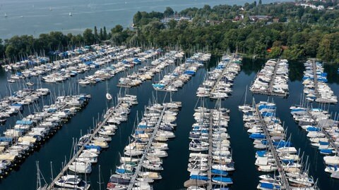1.400 Liegeplätze für Segel- und Motorboote hat der Hafen von Kressbronn-Gohren. Dennoch sind sie Mangelware am Bodensee.