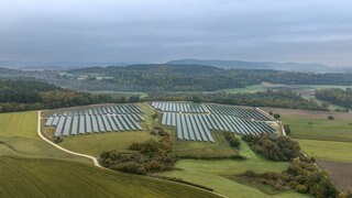 Der neue Solarpark in Aach. Hier kommt ein besonderer Batteriespeicher zum Einsatz.