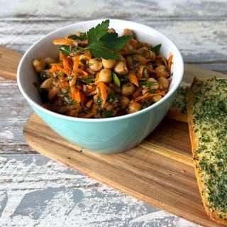 Kichererbsensalat mit Petersilie und Harissa