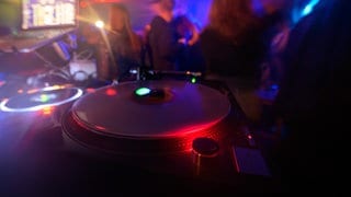Symbolbild DJ Pult