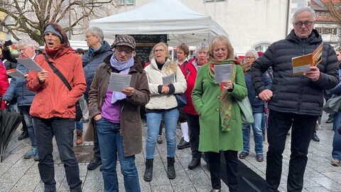 Tage der Chor- und Orchestermusik: Offenes Singen auf dem Marienplatz in Ravensburg.