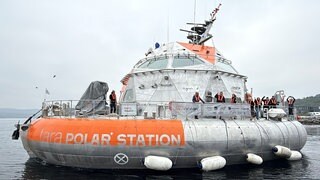 Das kleine Forschungsschiff Tara Polar Station