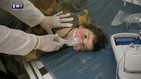 Am 21. August 2013 bombardierte das Assad-Regime Vororte von Damaskus mit Sarin. Mehr als 1.400 Menschen starben, darunter zahlreiche Kinder. 
