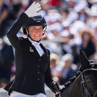 Anna-Lena Niehues (GER) with horse Quimbaya 6 smiles after the Para Equestrian (Dressage) competitions at the Chaeteau de Versailles of the Paris 2024 Summer Paralympic Games on Septmeber 04, 2024 in Paris, France. Archivfoto.