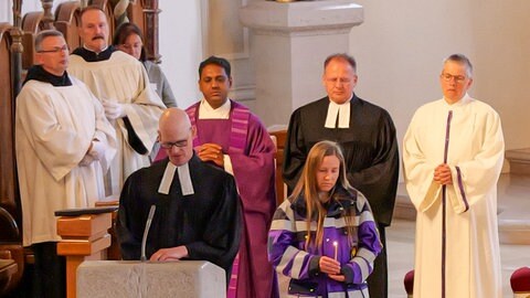 Geistliche verschiedener Konfessionen leiteten den ökumenischen Gedenkgottesdienst.