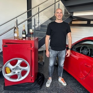 Jürgen Dutko war früher bei Mercedes-AMG und führt jetzt eine Firma für Tresore in Backnang.