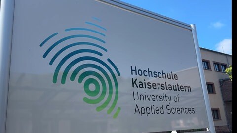 An der Hochschule Kaiserslautern gibt es ein neues, modernes Laborgebäude.