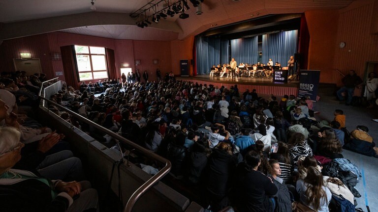 SWR Regiotour: SWR Big Band Workshop mit Schülerinnen und Schülern aus Schwäbisch Gmünd