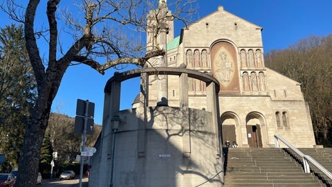 Der Pfarrer der katholischen Kirche in Baden-Baden wurde nach Kritik abberufen.