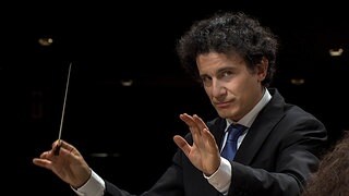 Alain Altinoglu dirigiert