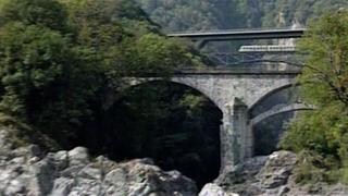 1,5 Stunden braucht die Centovalli-Bahn von Locarno bis Domo-Dossola.