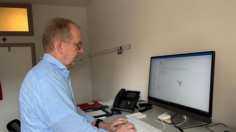 Jurist Joachim Schäferbarthold ist bei der Caritas auch schon seit vielen Jahren in der Schuldnerberatung tätig. Ihm geht es darum, auch die Katastrophenhilfe auf juristisch festen Boden zu stellen.