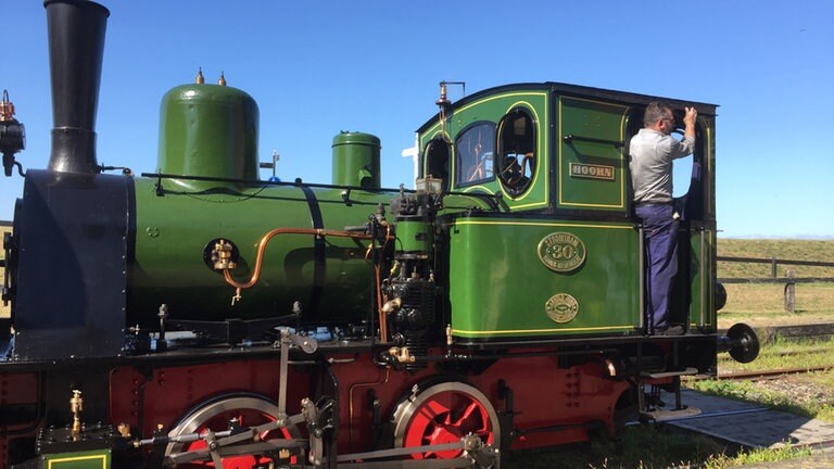 Andrang bei der Museumsdampfbahn Hoorn – Medemblik, die Bello-Tage präsentieren Kleinbahnidylle höchster Güte.