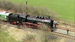 Lok 38 1772 ist an einer defekten Weiche entgleist