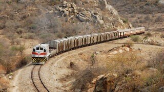 Die Bahnstrecke der Benguela-Bahn wird wieder aufgebaut und soll auch in die entlegensten Ecken Angolas den Aufschwung bringen.