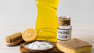 Putzmittel für Hausputz Natron, Soda, Zitrone, Wasser