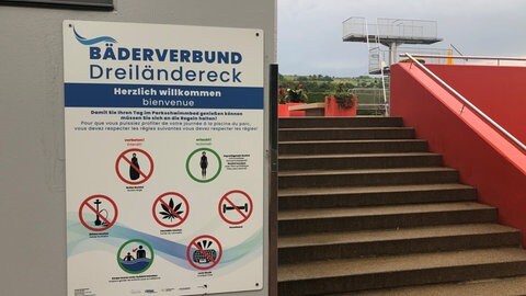 In der Saison 2025 gilt eine neue Kleiderordnung. Bereits 2024 mussten eng anliegende Burkinis getragen werden, sie müssen jetzt kürzer sein.