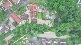 Die Überflutungen in Baden-Württemberg haben in 2024 große Schäden an Gebäuden angerichtet. (Archivbild)