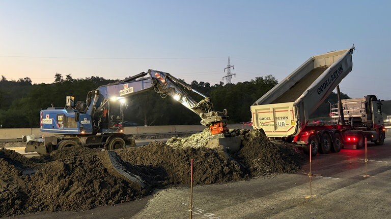 Betonanlieferung zum A81-Ausbau