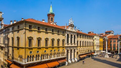 Palazzo del Monte di Pietà: Das Gebäude wurde von der Gemeinde Vicenza geschaffen und am 12. Juni 1486 mit der gleichzeitigen Einrichtung eines Pfandhauses in der Kirche San Vincenzo, das seitdem Eigentum des Monte ist, offiziell eröffnet.