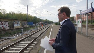 Der erste Bürgermeister von Kornwestheim ist entsetzt darüber, wie viele Parkplätze die Bahn für ihre Mitarbeitenden vorsieht.